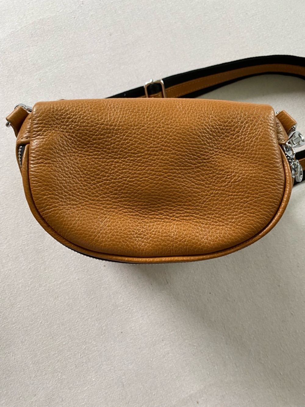 Syrena Leather Crossbody Adjustable Strap Bag - Picture 4 of 15